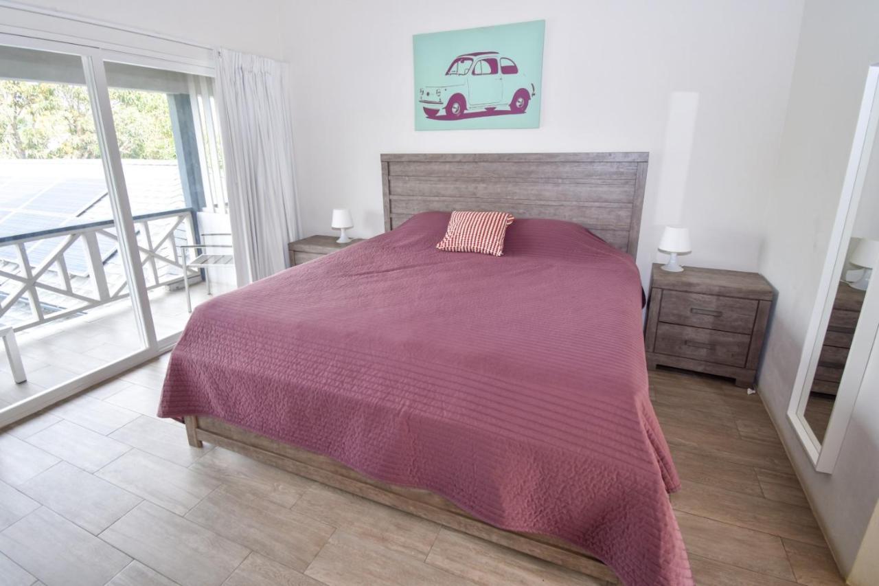 ホテル The Moxy English Harbour エクステリア 写真